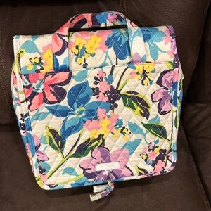 Vera Bradley large hanging travel organizer